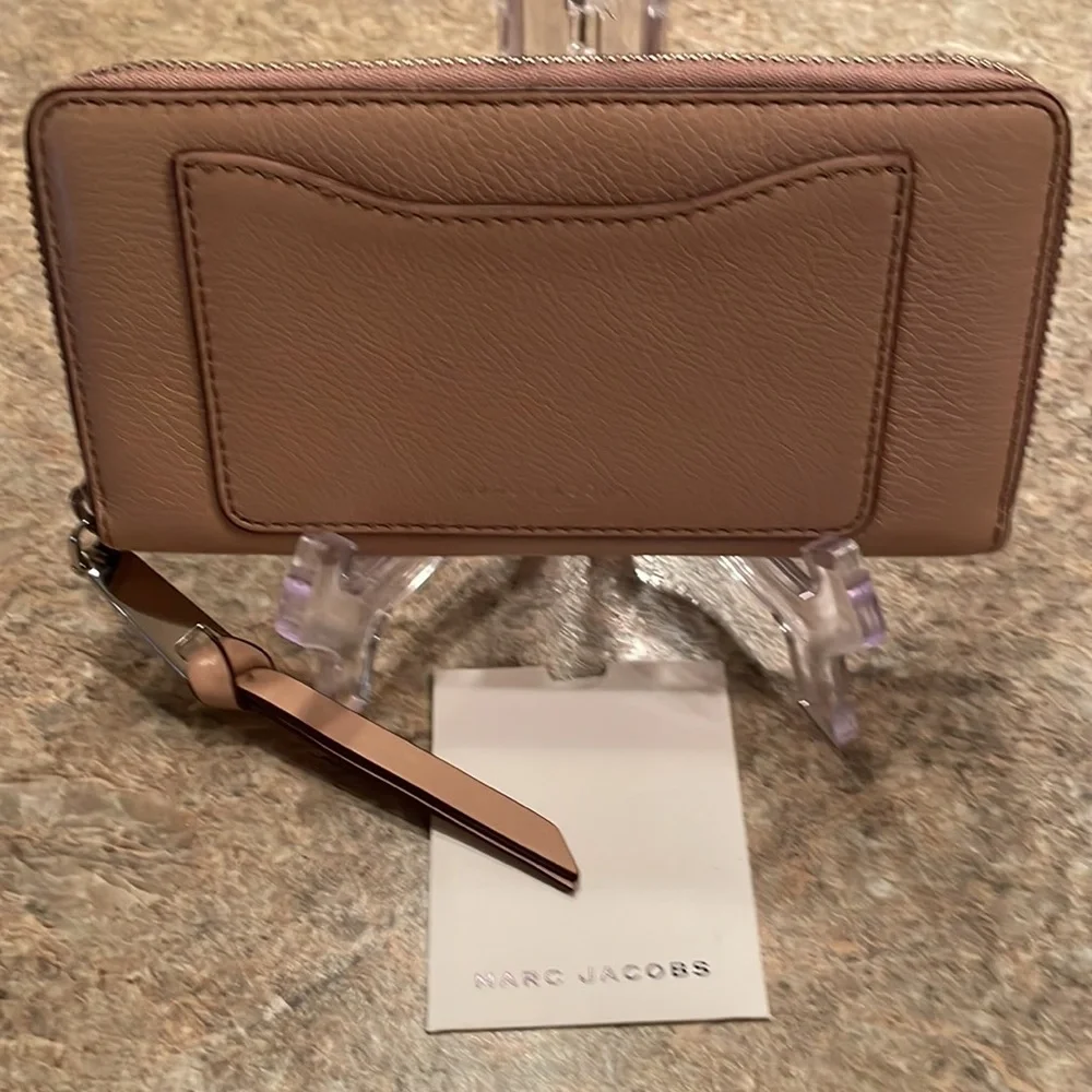 Marc Jacobs Taupe Leather Zip Wallet Minimalist Designer Wristlet Everyday Style